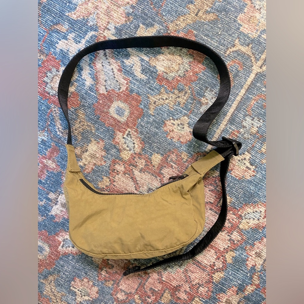 BAGGU Tan Mini Crescent Bag
